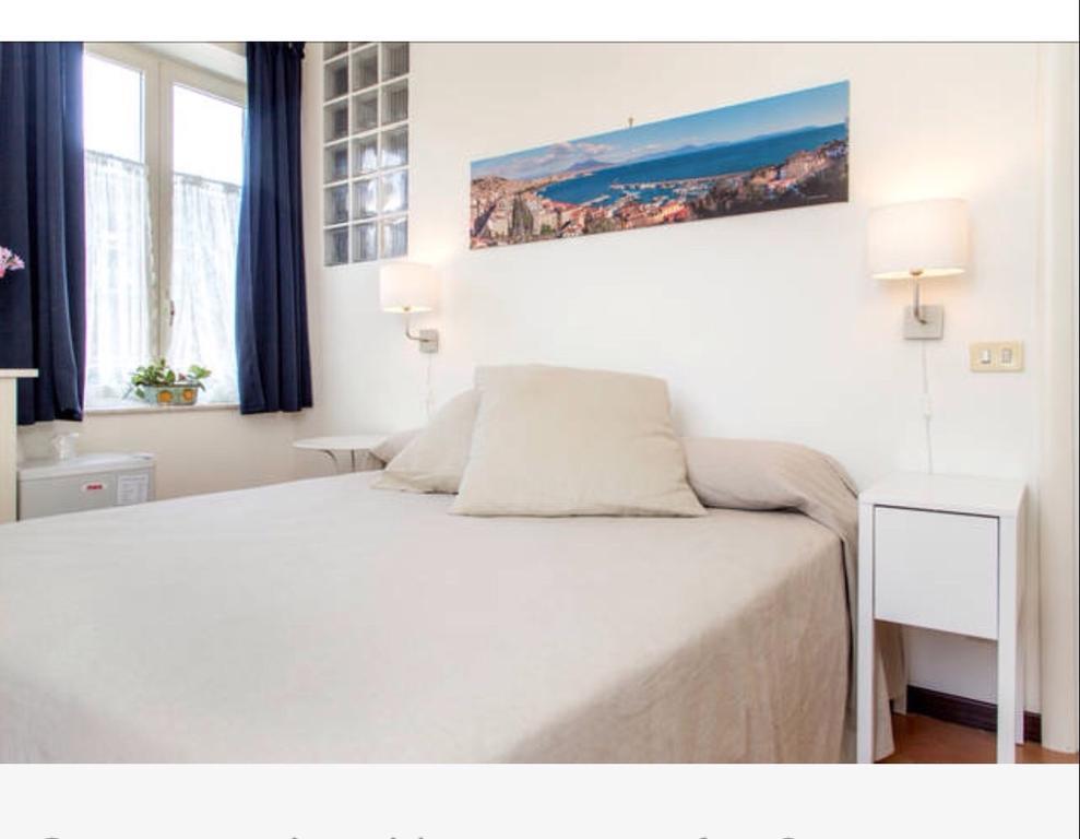 Bed and Breakfast Terrazza Duomo Neapel Zimmer foto