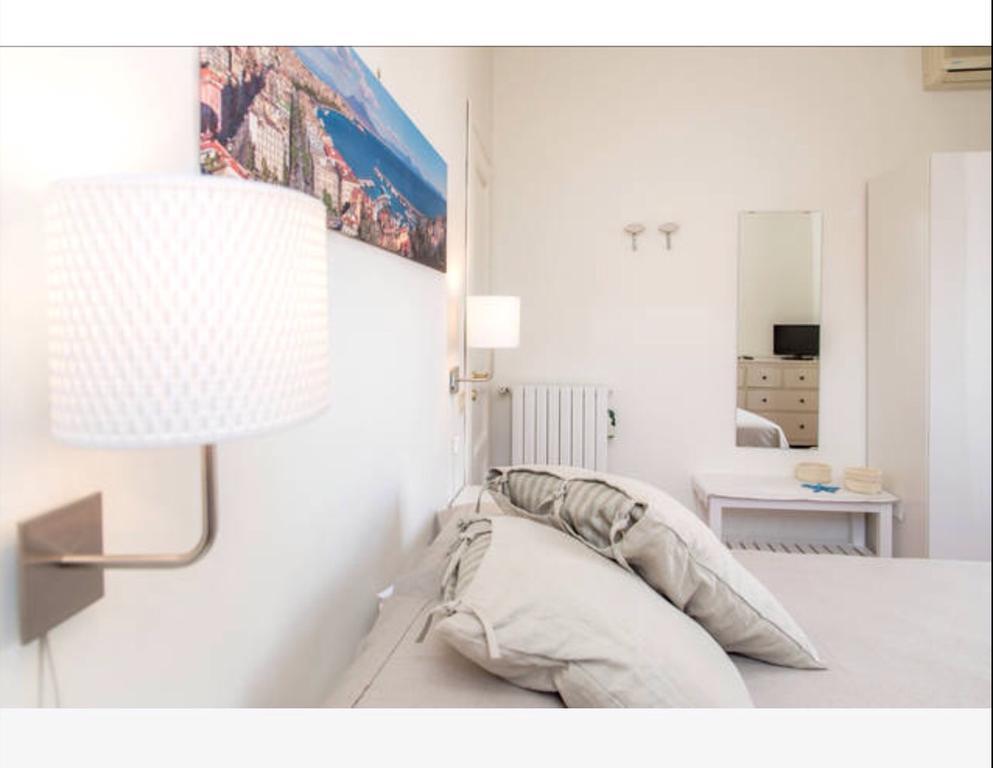 Bed and Breakfast Terrazza Duomo Neapel Zimmer foto