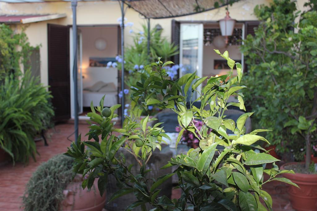Bed and Breakfast Terrazza Duomo Neapel Exterior foto