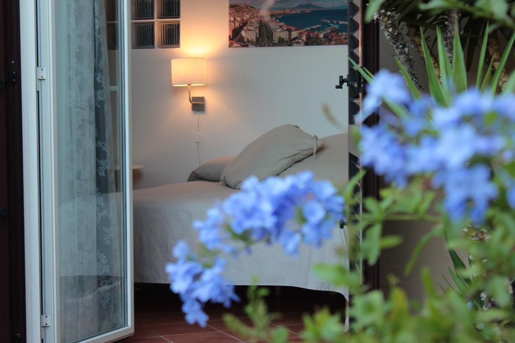 Bed and Breakfast Terrazza Duomo Neapel Zimmer foto