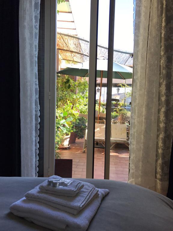 Bed and Breakfast Terrazza Duomo Neapel Exterior foto