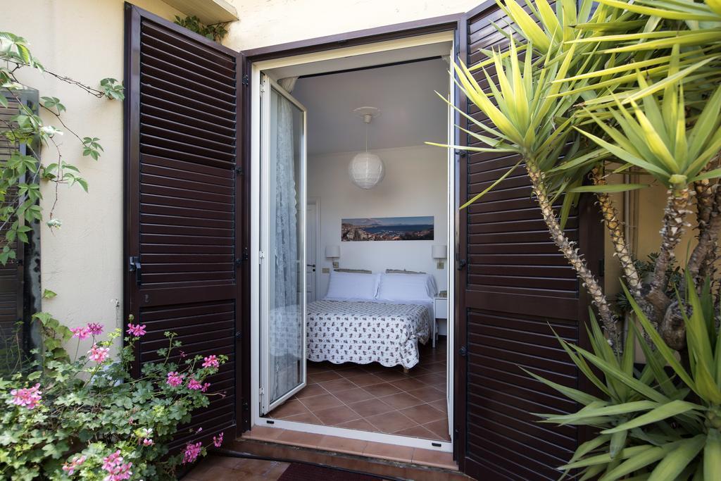 Bed and Breakfast Terrazza Duomo Neapel Exterior foto